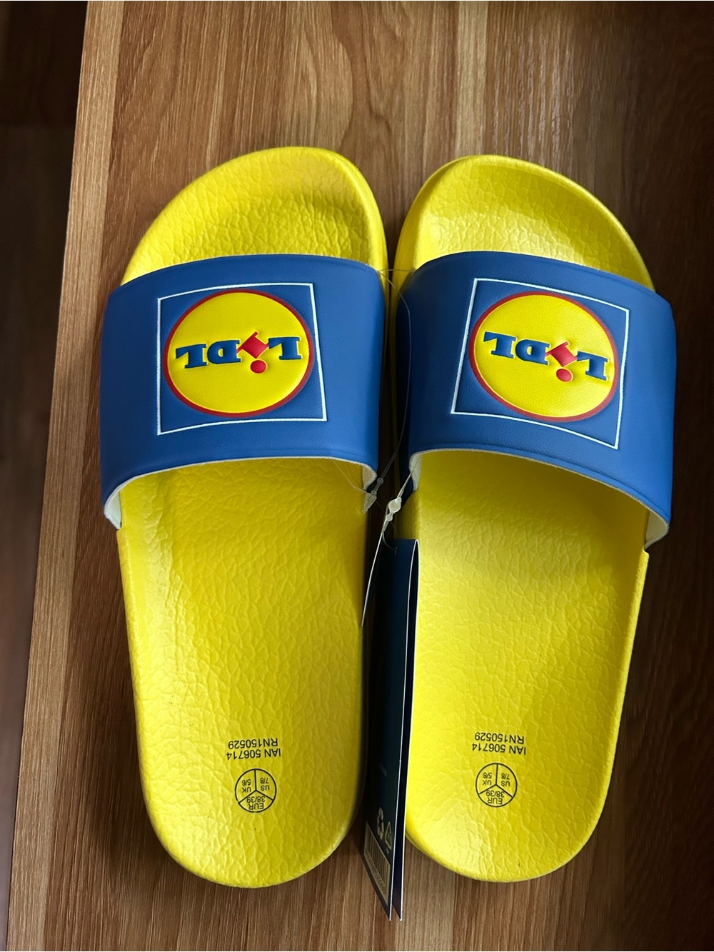 Lidl Slides - Picture 3 of 4